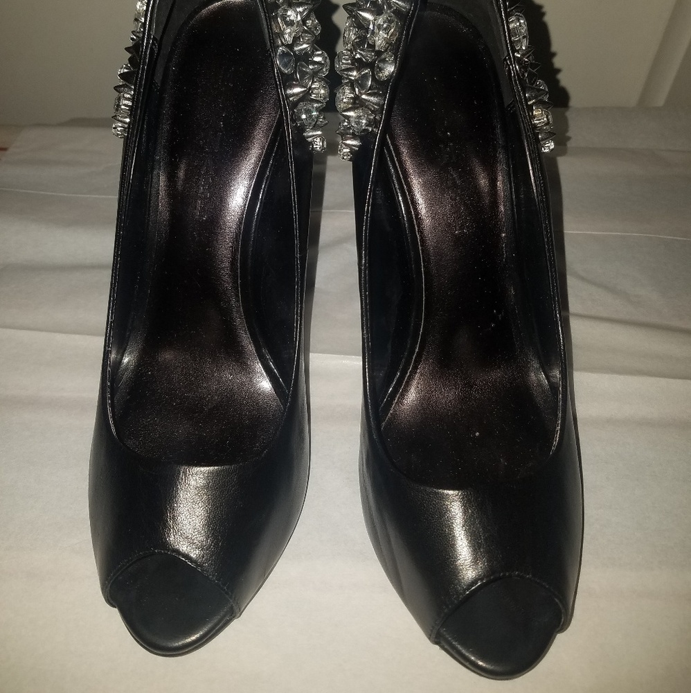 🔥STUDDED HEELS🔥 - Picture 4 of 8